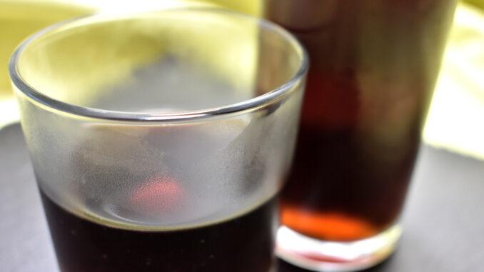 Cola light oder Cola zero Cola light oder Cola zero... welche Sorte des Kultgetränks ist Ihr persönlicher Favorit? Oder schmeckt am Ende alles doch irgendwie gleich? Aber einen besonderen Unterschied gibt es tatsächlich!